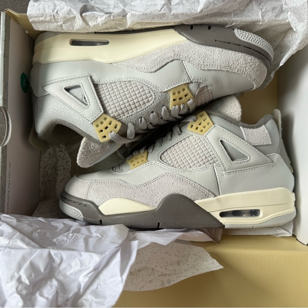 Air Jordan 4 Craft Photon Dust/Pale Vanilla/Off White - Size 8.5US